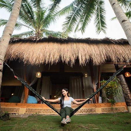 Nautilus Hostel & Hammocks パングラオ エクステリア 写真