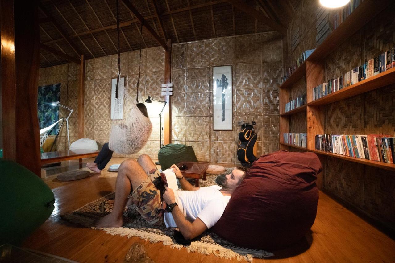Nautilus Hostel & Hammocks パングラオ エクステリア 写真