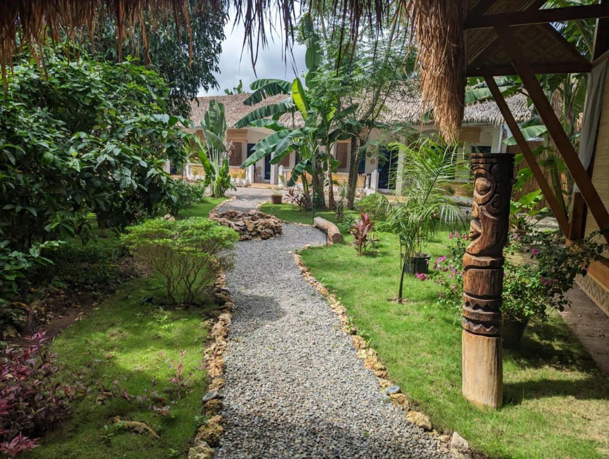 Nautilus Hostel & Hammocks パングラオ エクステリア 写真