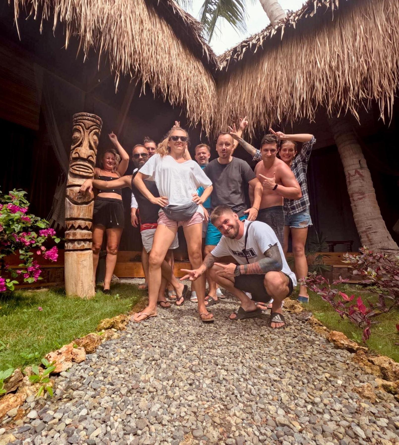 Nautilus Hostel & Hammocks パングラオ エクステリア 写真