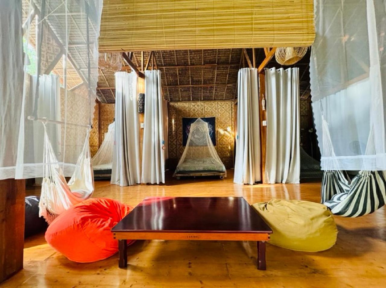 Nautilus Hostel & Hammocks パングラオ エクステリア 写真