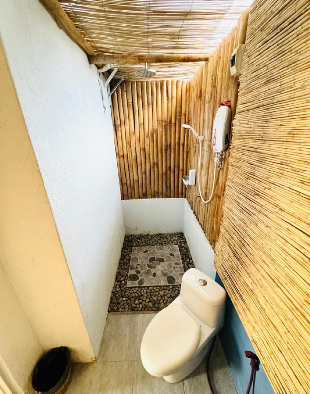 Nautilus Hostel & Hammocks パングラオ エクステリア 写真