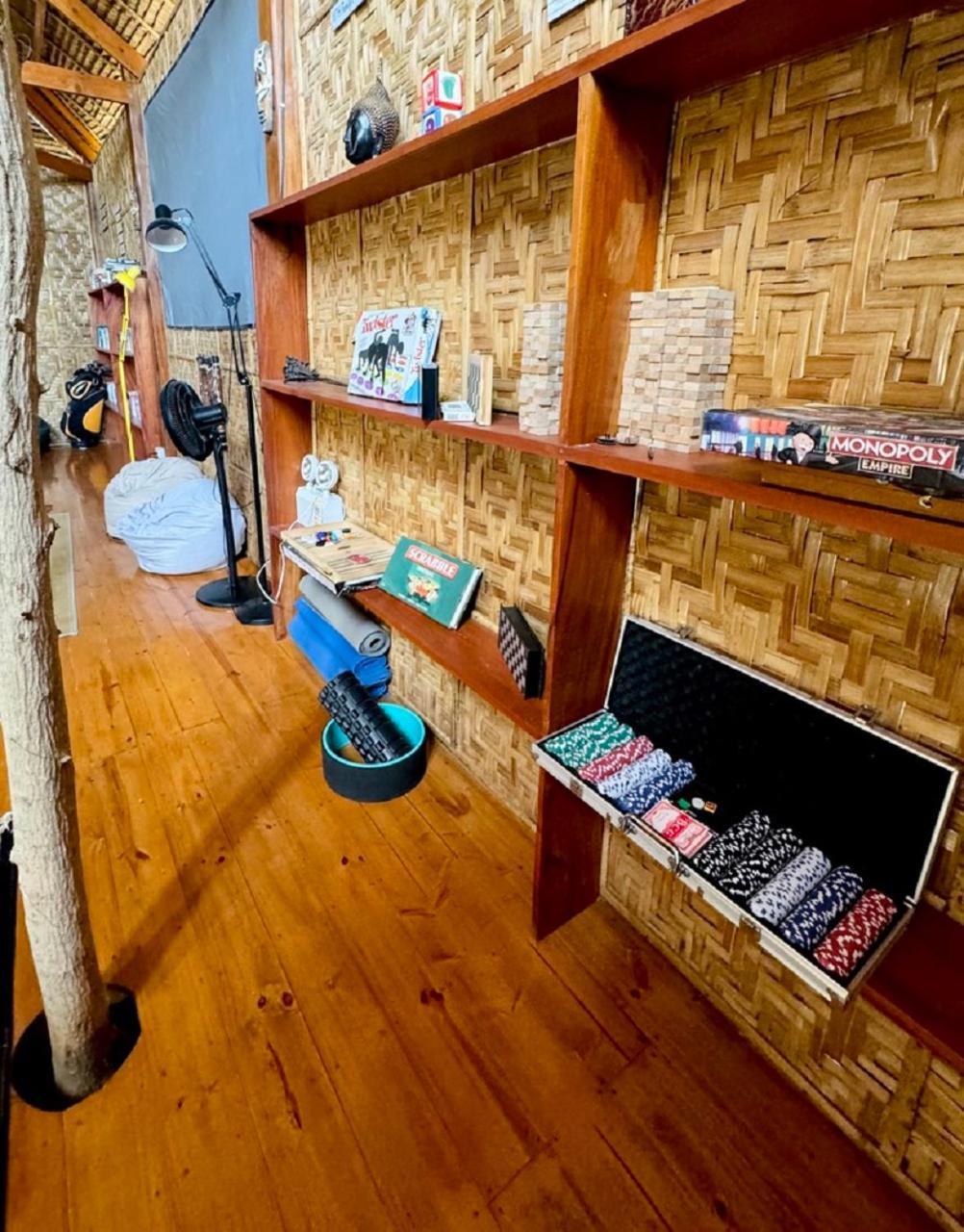 Nautilus Hostel & Hammocks パングラオ エクステリア 写真